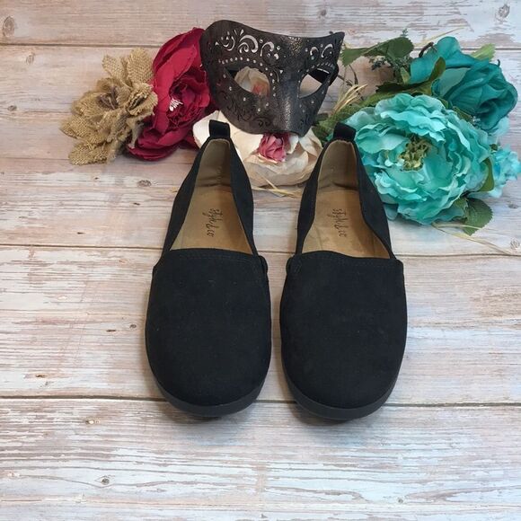 STYLE & CO. Black Nouraa Slip-on Flats - Picture 2 of 9